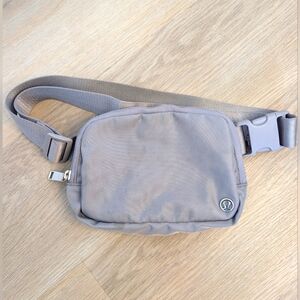 Lululemon | Silver Belt Bag